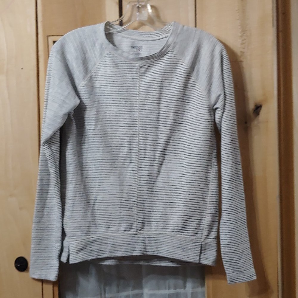 Danskin Now girls thumb hole top size xl 14-16